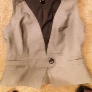 Grey/silver cropped button vest